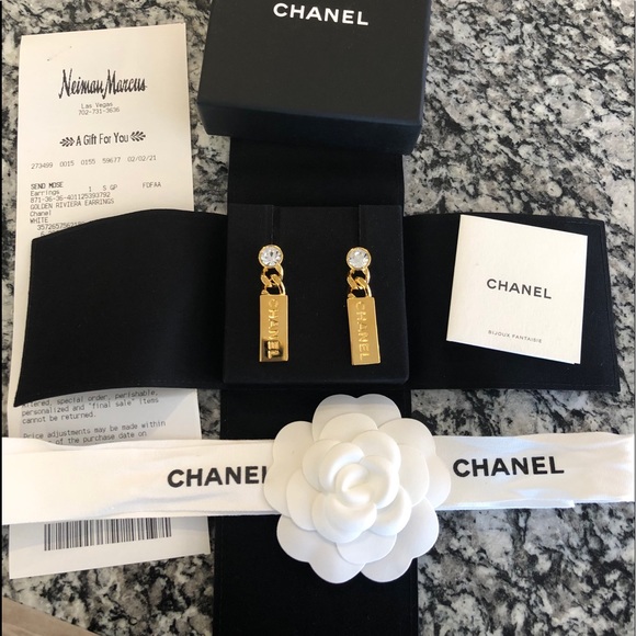 ❌SOLD❌ CHANEL Shiney Gold Logo earrings w/Crystal - Picture 2 of 15